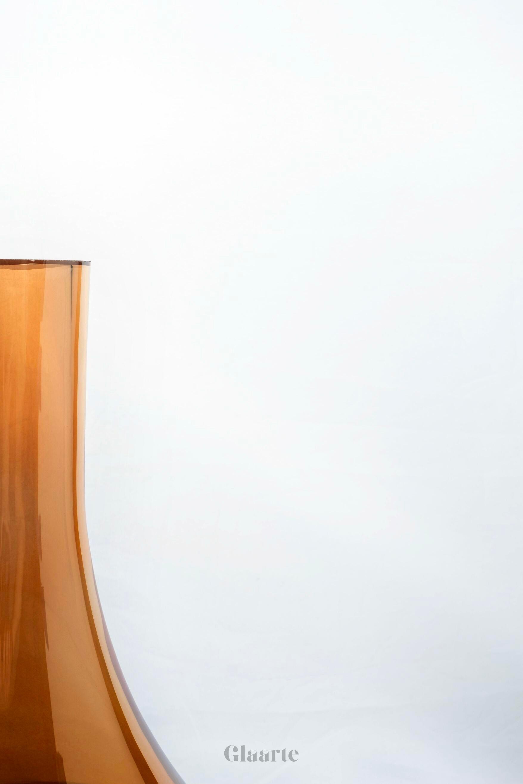 Wysoki szklany wazon dekoracyjny Matraz - Glaarte