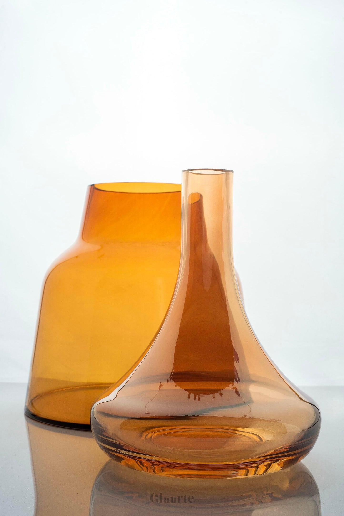 Wysoki szklany wazon dekoracyjny Matraz - Glaarte